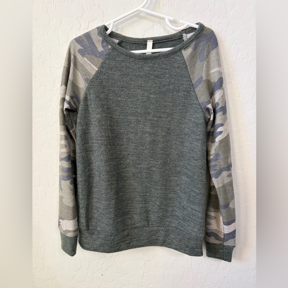 Kids Long Sleeve Raglan Tee with Camouflage Sleeves - Gray